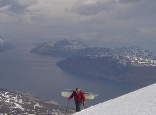  滑雪板上的完全自由 
